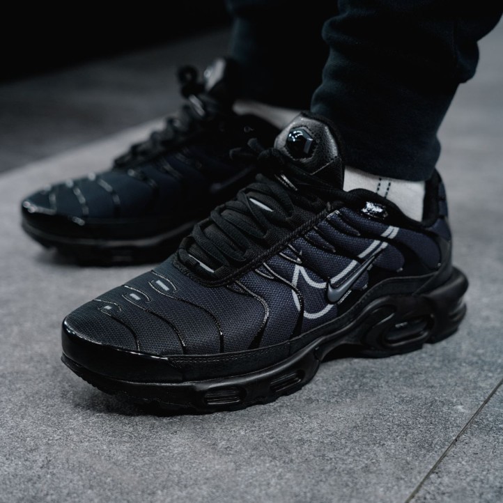 Nike air max plus double swoosh best sale